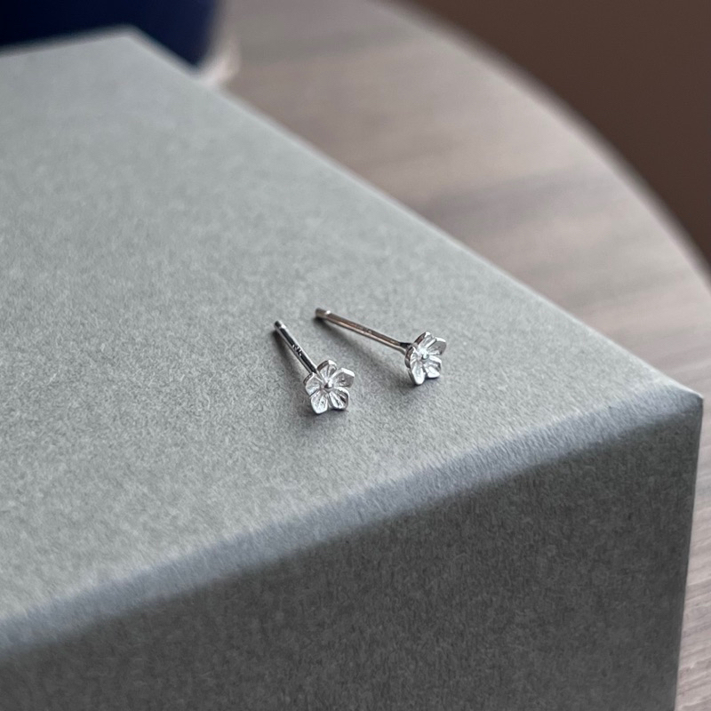 【Moonsee】純銀耳針-微霧花瓣