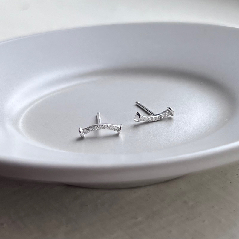 【Moonsee】純銀耳針-白鑽淺淺的微笑